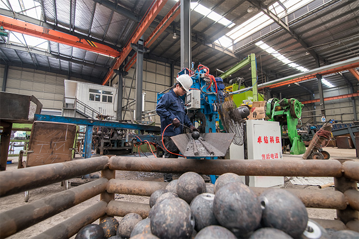 陇南网架配件-螺栓球加工车间
